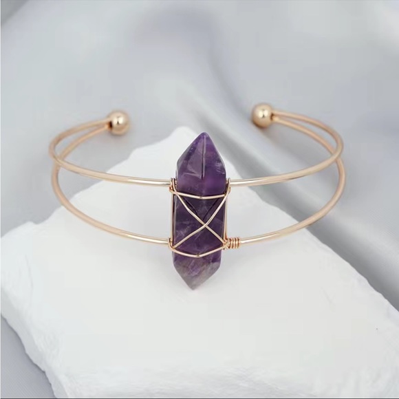 1pc Natural Healing Gemstone Column on Adjustable Gold Colour Bracelet in Box - Picture 5 of 8